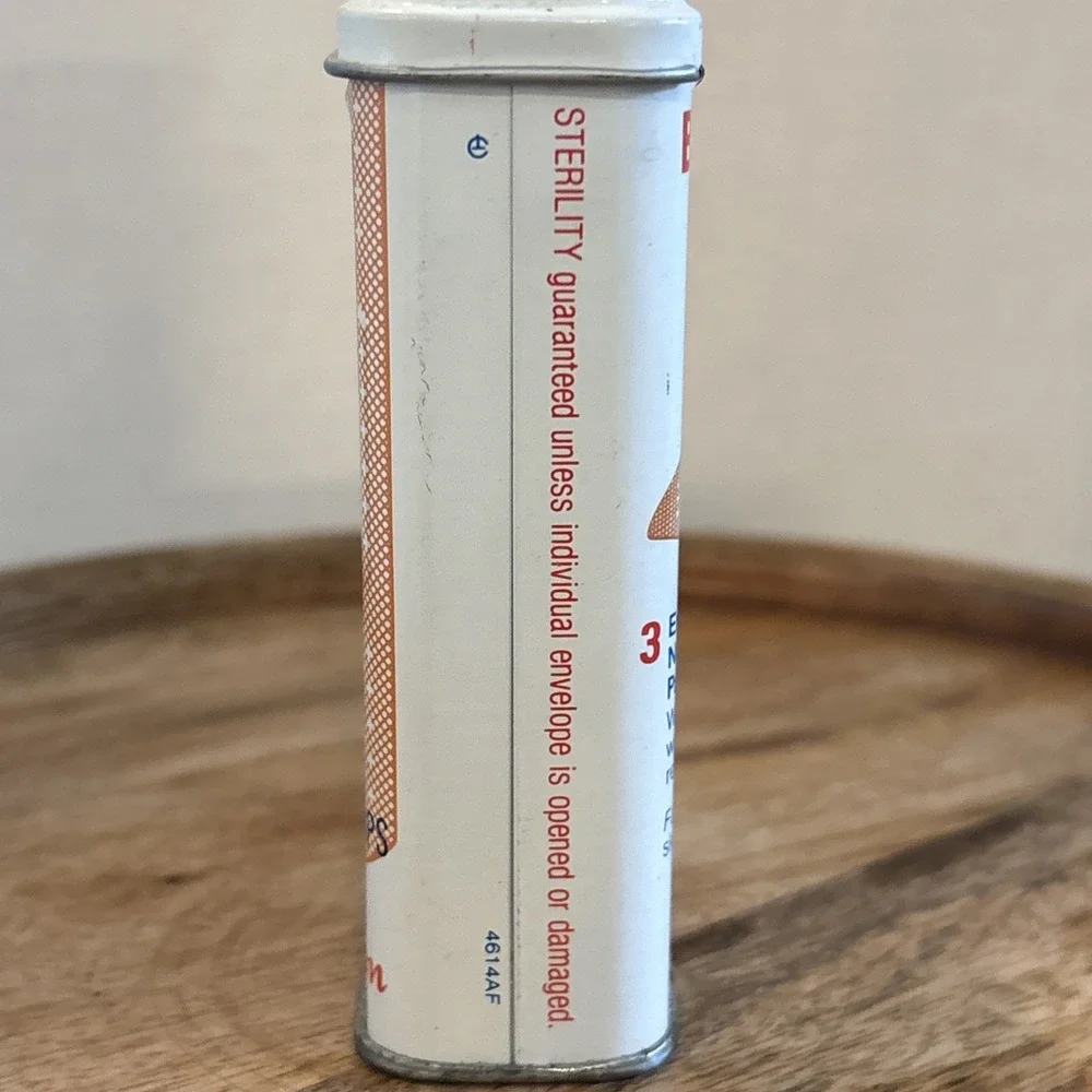 vintage Johnson & Johnson BandAid Sheer Strips metal tin. 1960. Medical.hinged.
